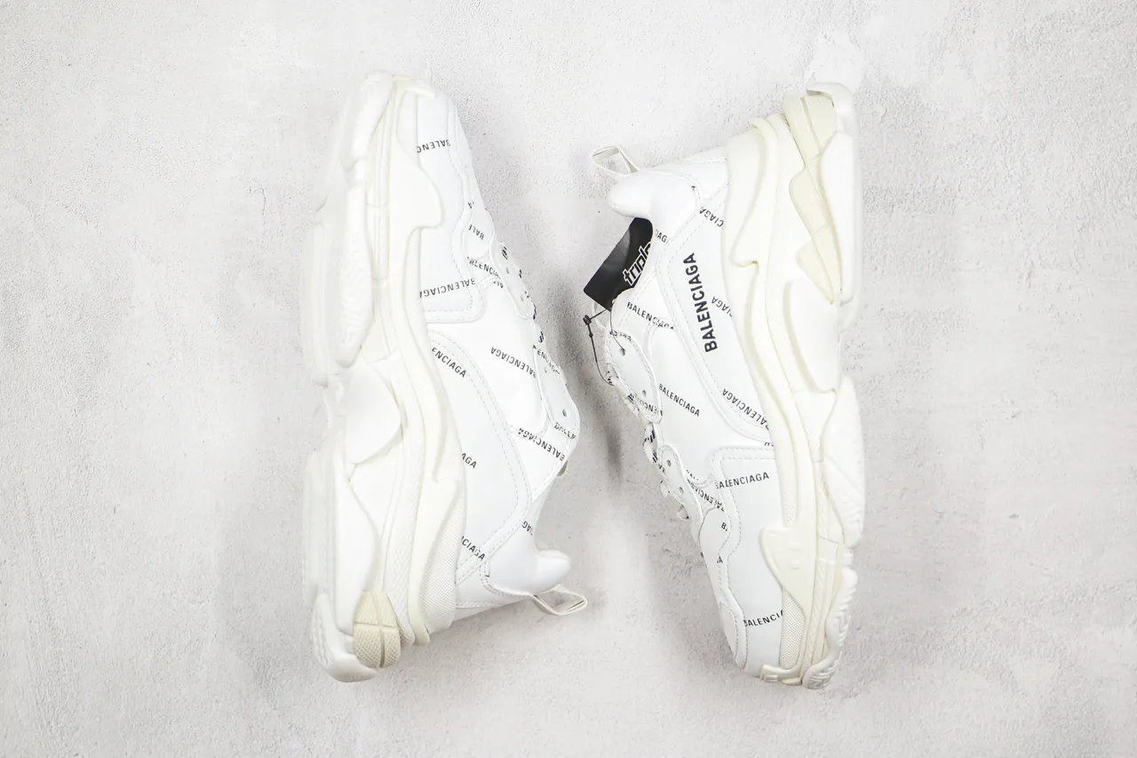 Balenciaga Triple S Tênis Chunky Brancos com Impressão de Logo 7