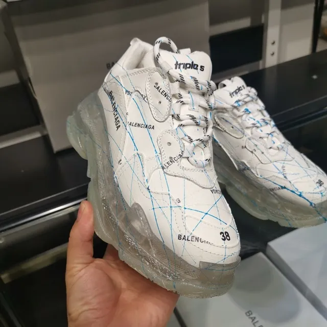 Balenciaga Triple S أبيض شفاف oversized مع sole شفافة upper متعدد الطبقات chunky sneakers 2
