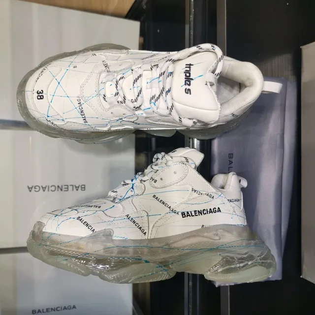 Balenciaga Triple S أبيض شفاف oversized مع sole شفافة upper متعدد الطبقات chunky sneakers 3