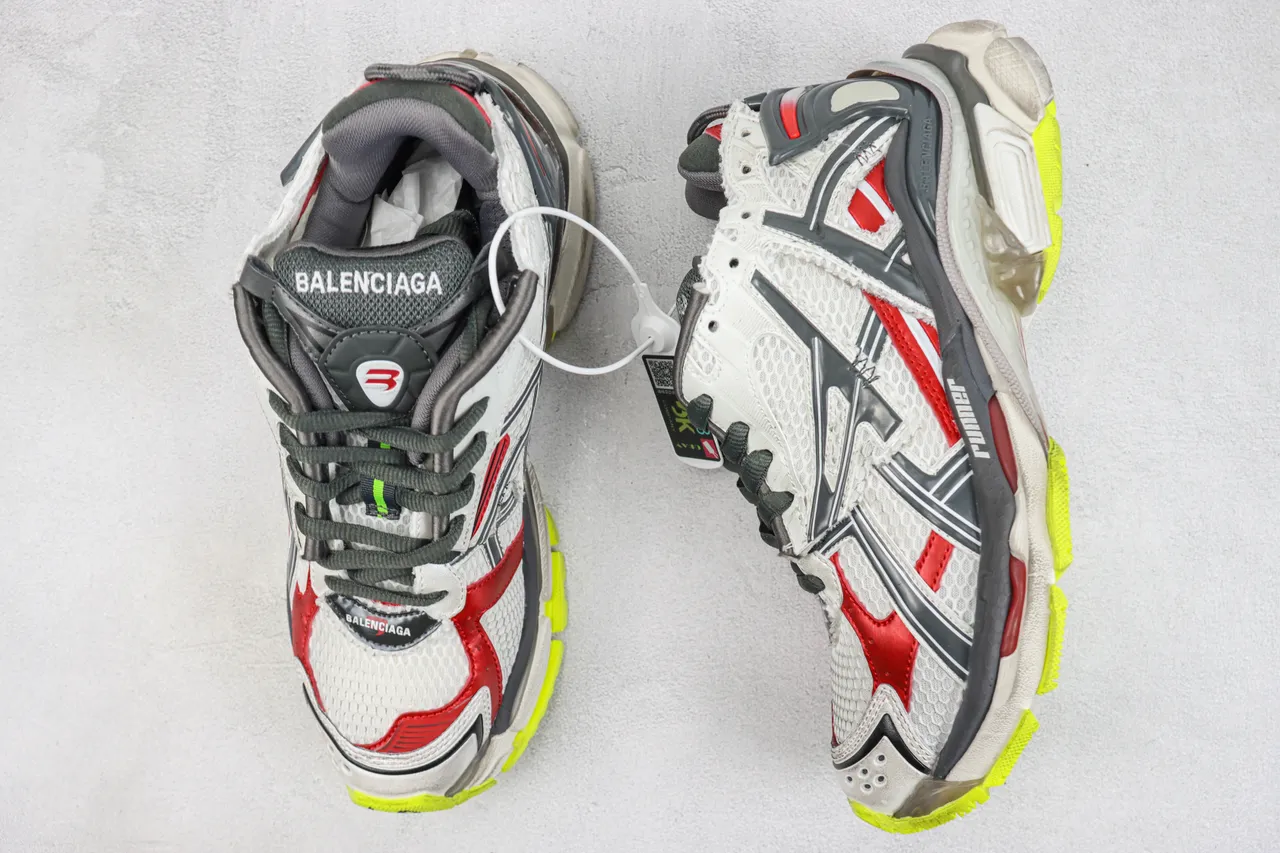 Balenciaga Branco Vermelho Silhueta Oversized Camadas de Malha e Superposições Sintéticas Tênis Chunky 3