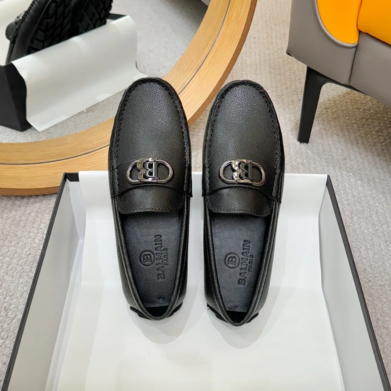 Balmain B-Court काले पेबल्ड लेदर लूफर 2