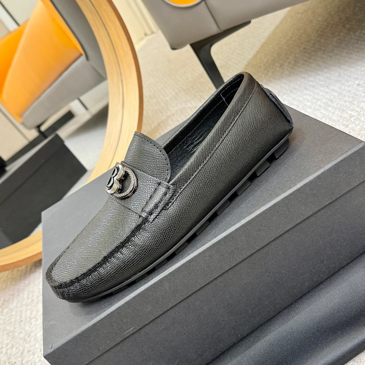 Balmain B-Court काले पेबल्ड लेदर लूफर 6