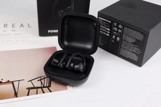 Beats Powerbeats Pro Black Sports Earphones 4