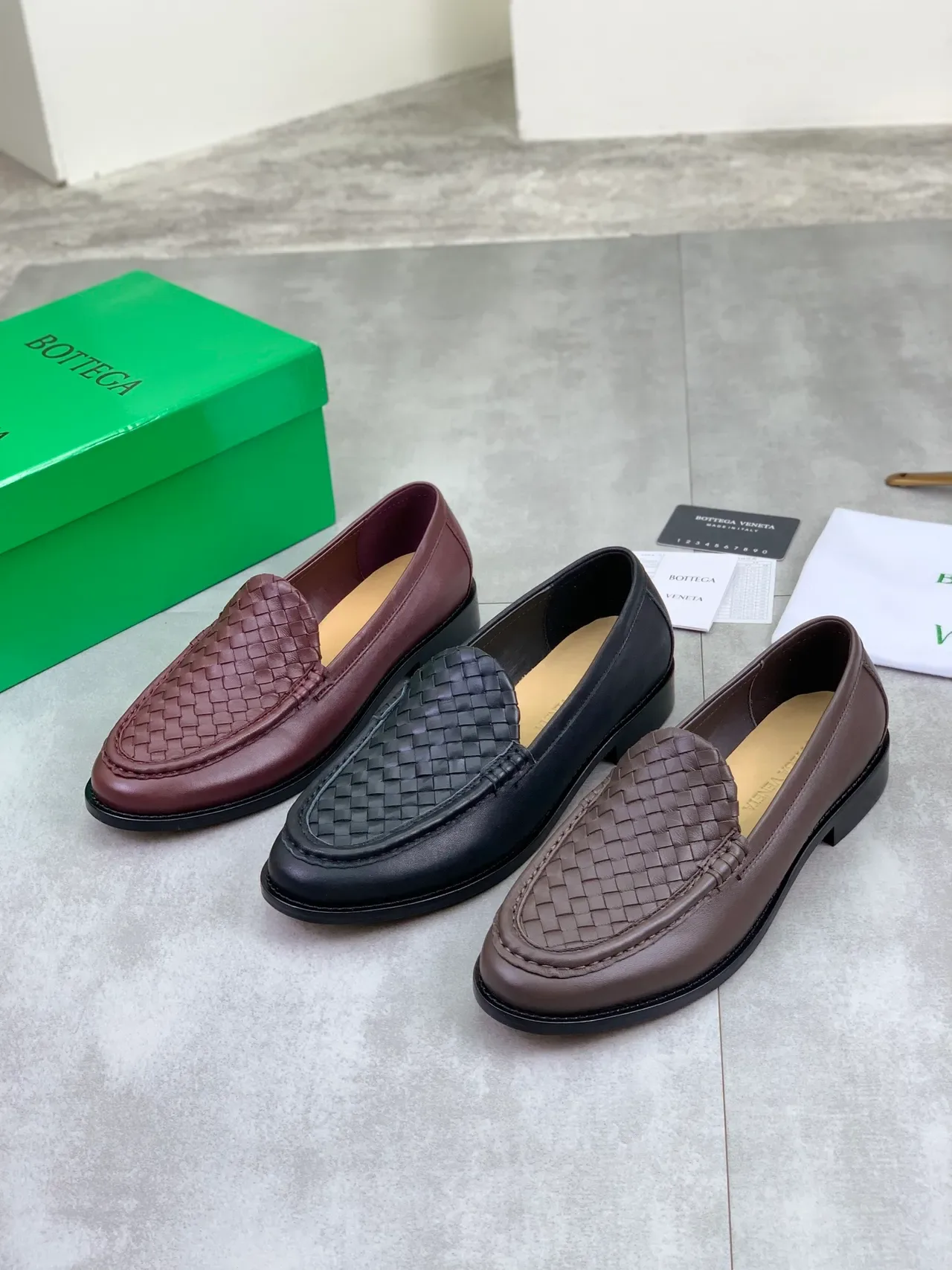 Bottega Veneta Andiamo বার্গান্ডি ব্ল্যাক Intrecciato-Woven Vamp স্মুথ লেদার আপার লোফার 2