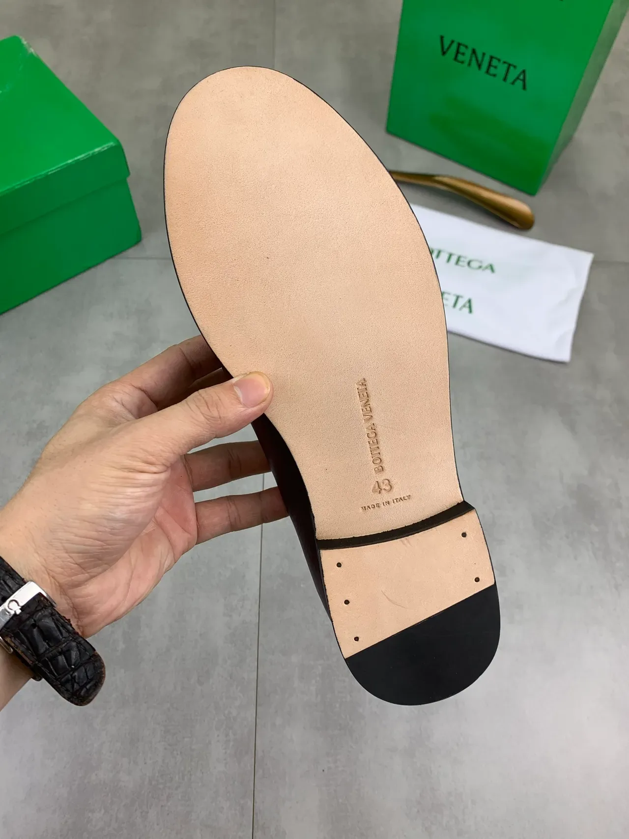 Bottega Veneta Andiamo বার্গান্ডি ব্ল্যাক Intrecciato-Woven Vamp স্মুথ লেদার আপার লোফার 4