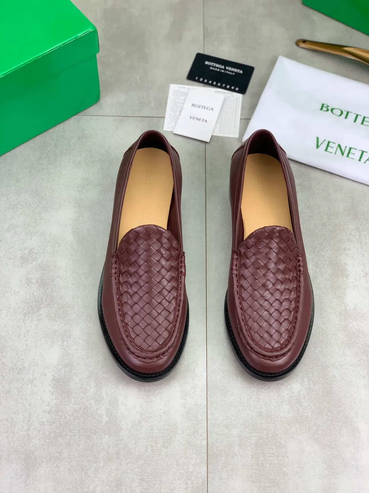 Bottega Veneta Andiamo বার্গান্ডি ব্ল্যাক Intrecciato-Woven Vamp স্মুথ লেদার আপার লোফার 5