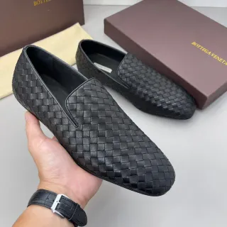 Bottega Veneta Andiamo Intrecciato बुना हुआ चमड़े के काले लोफर