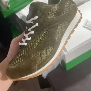 Bottega Veneta أخضر عسكري أبيض زيتون سويد تطريز شبكي طبقات حذاء أسلوب حياة