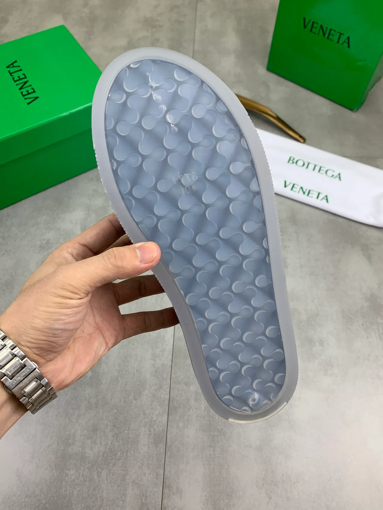 Bottega Veneta mocassim de couro trançado azul transparente slip-on 4