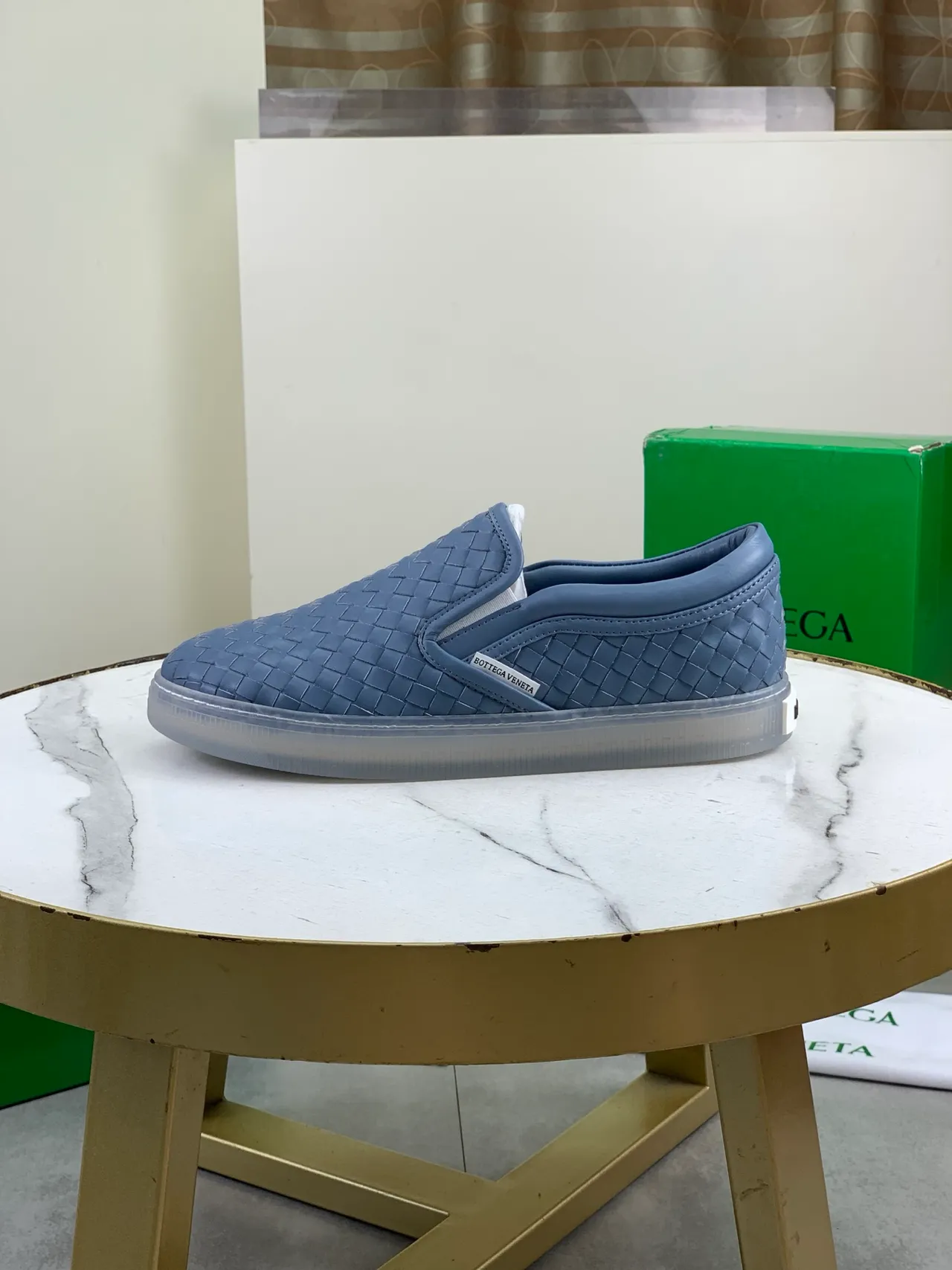 Bottega Veneta mocassim de couro trançado azul transparente slip-on 6