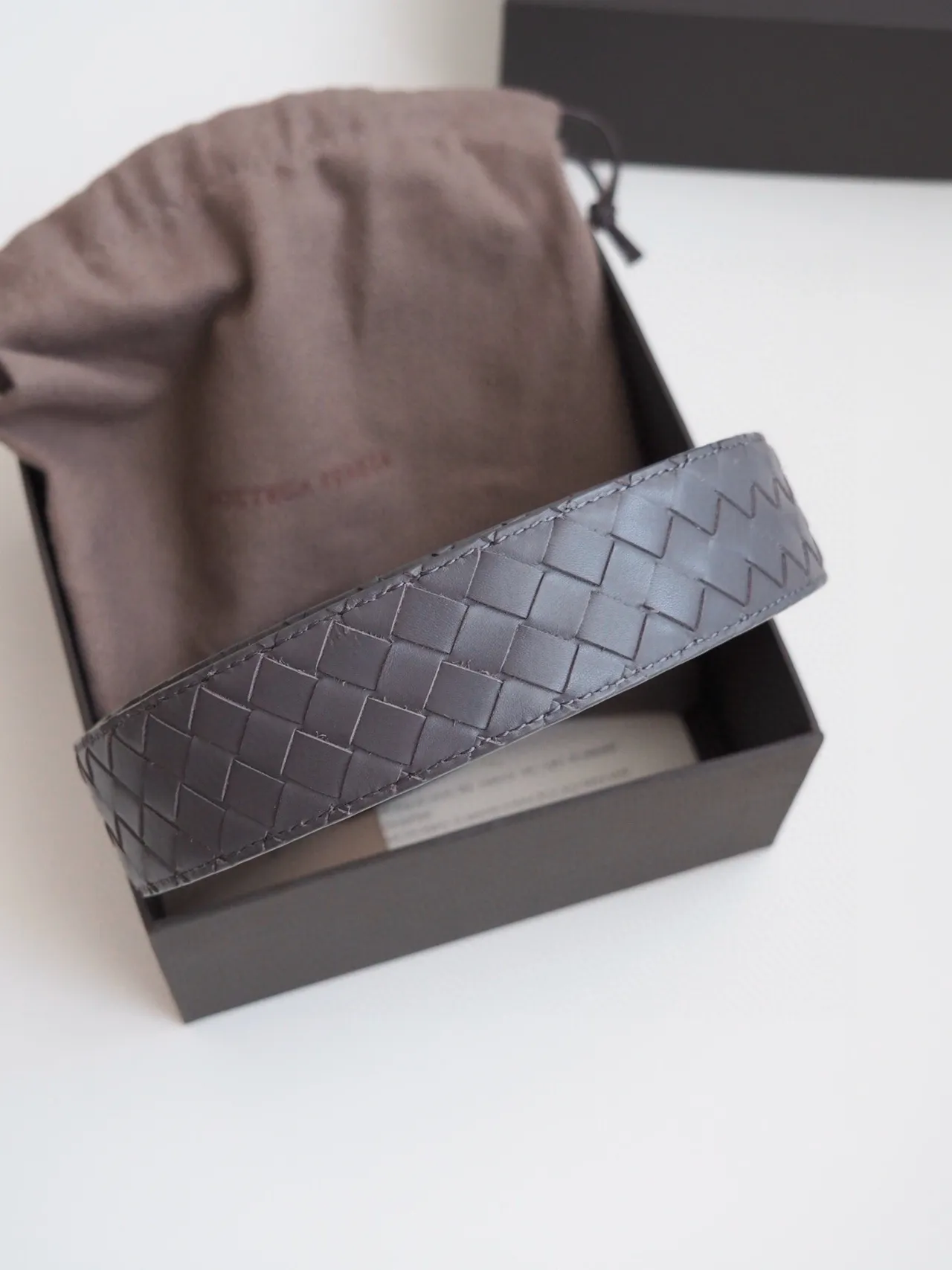 Bottega Veneta Cassette Belt grise Intrecciato ceinture en cuir 2
