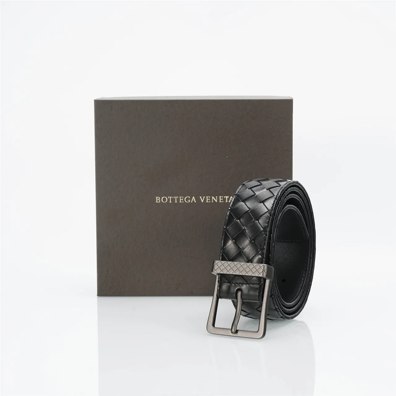 Bottega Veneta Cassette Intrecciato Ceinture en cuir noir 6