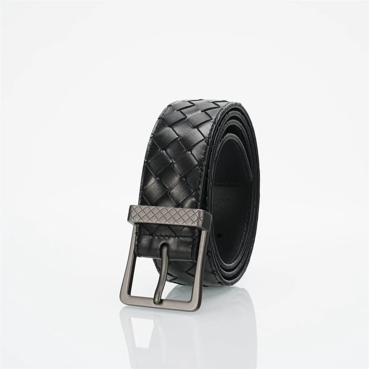 Bottega Veneta Cassette Intrecciato Ceinture en cuir noir 7