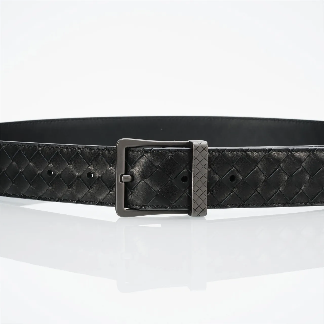 Bottega Veneta Cassette Intrecciato Ceinture en cuir noir 8