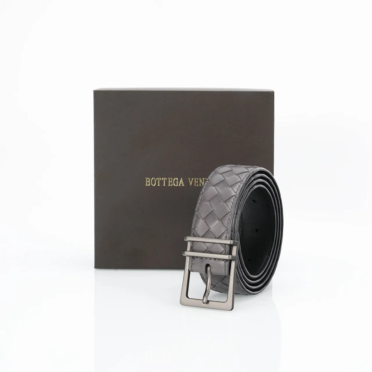 Bottega Veneta Cassette Intrecciato Ceinture en Cuir Gris 6