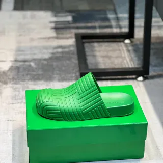 Bottega Veneta Cassette Slide 绿色模制橡胶拖鞋
