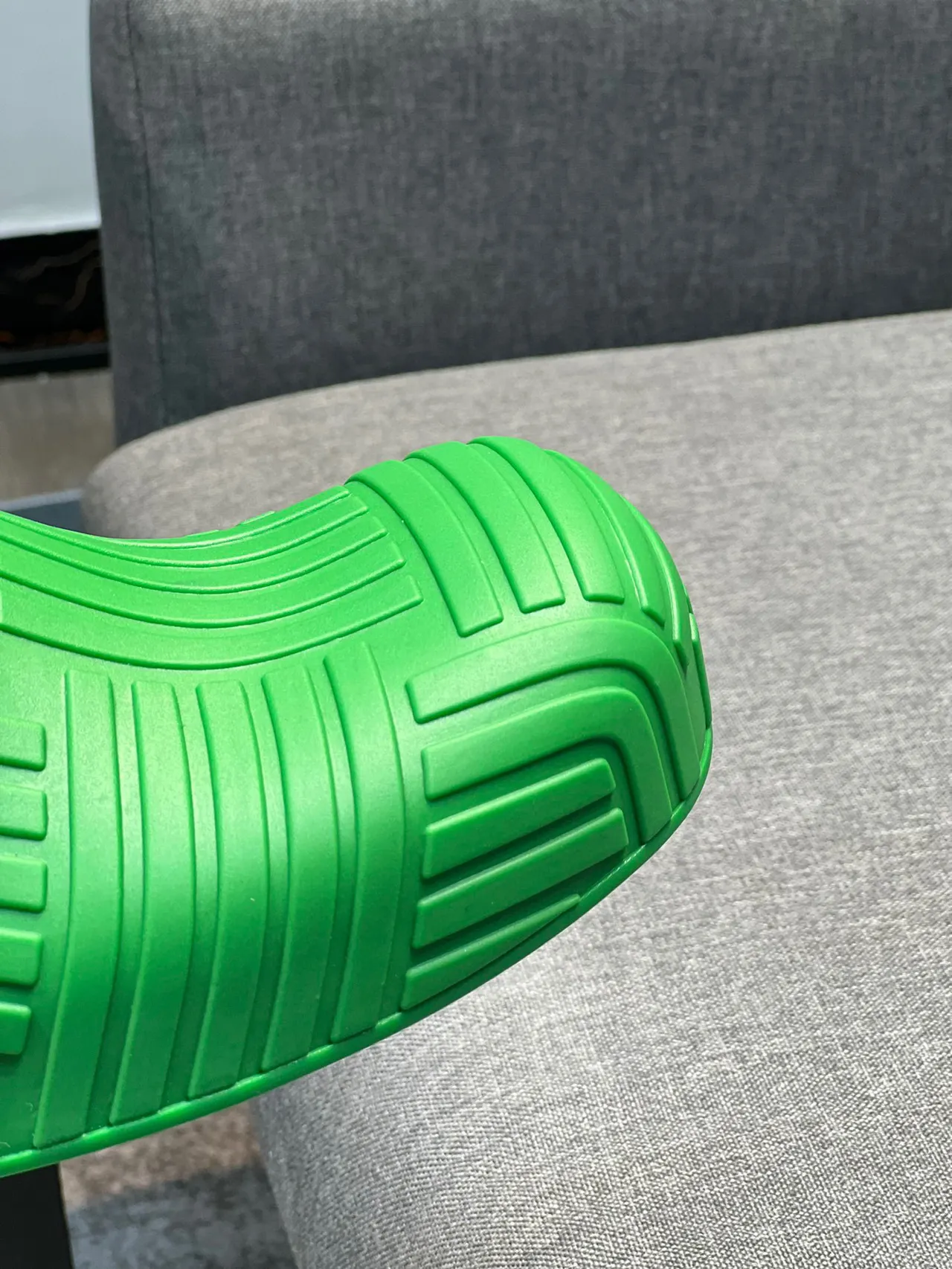 Bottega Veneta Cassette Slide Pantoufle Verte en Caoutchouc Moulé 3