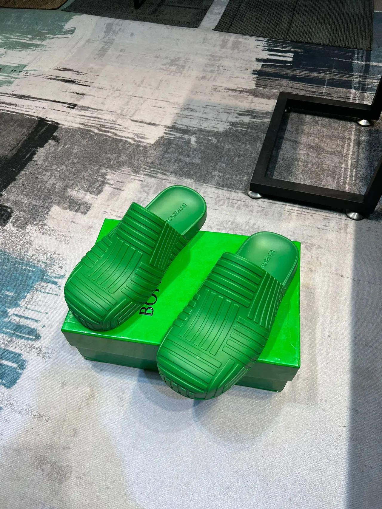 Bottega Veneta Cassette Slide Pantoufle Verte en Caoutchouc Moulé 4