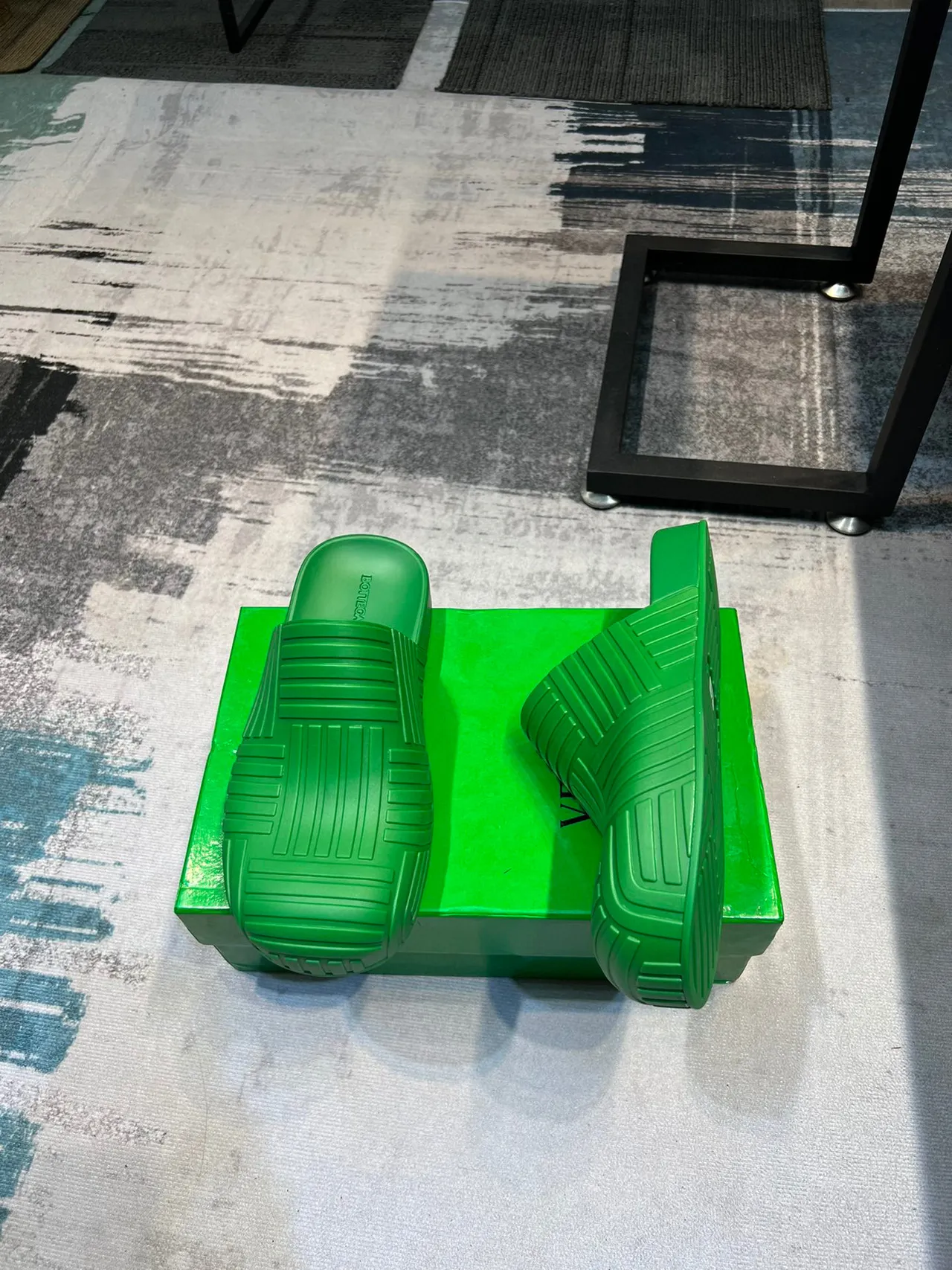 Bottega Veneta Cassette Slide Pantoufle Verte en Caoutchouc Moulé 5