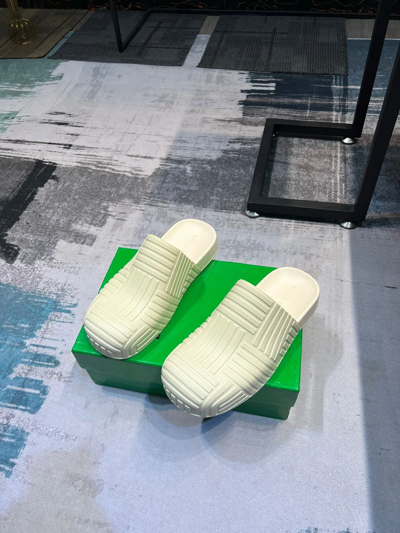 Bottega Veneta Cassette Slide Chinelo verde lima pálido 5