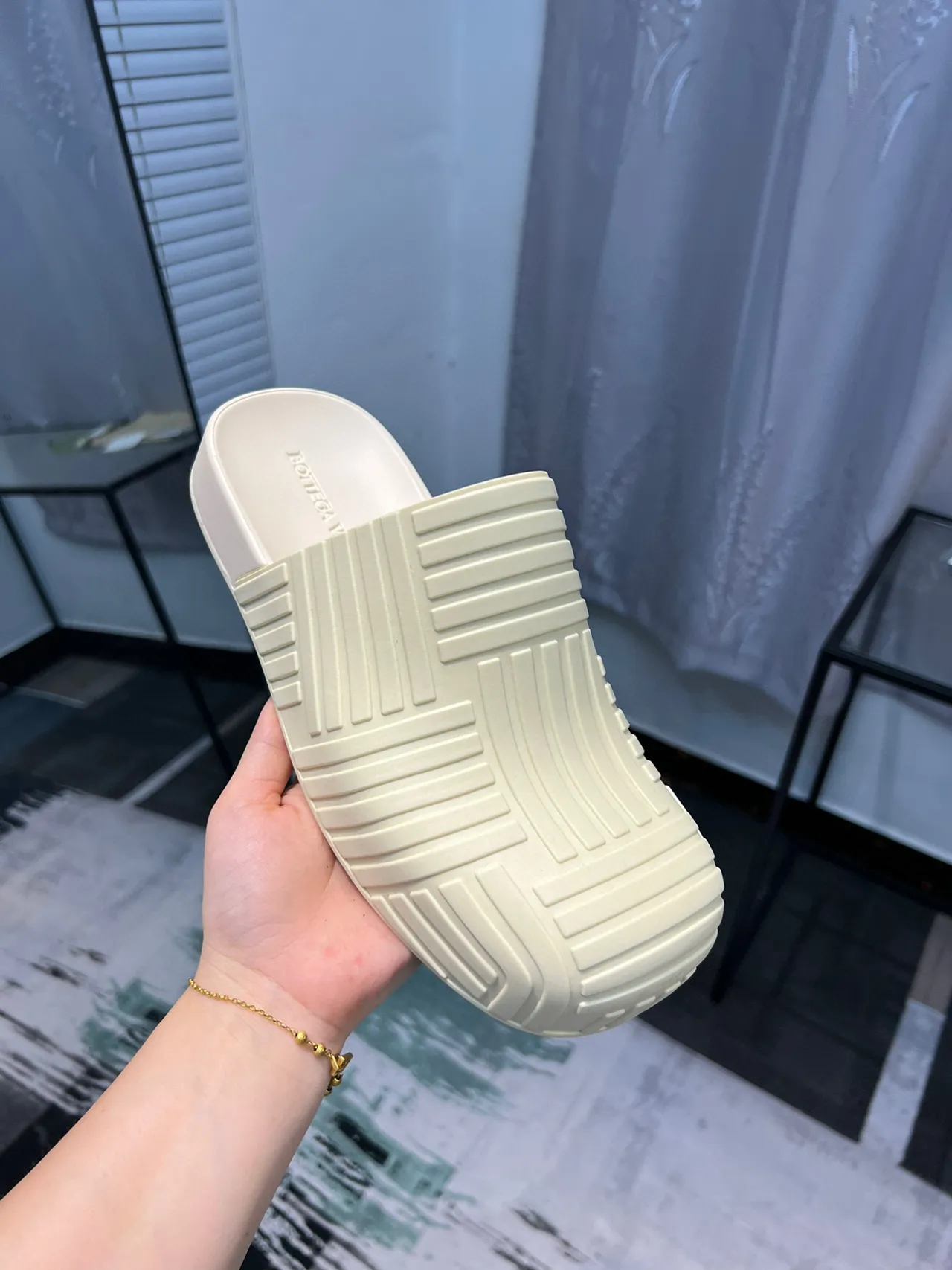 Bottega Veneta Cassette Slide Chinelo verde lima pálido 6