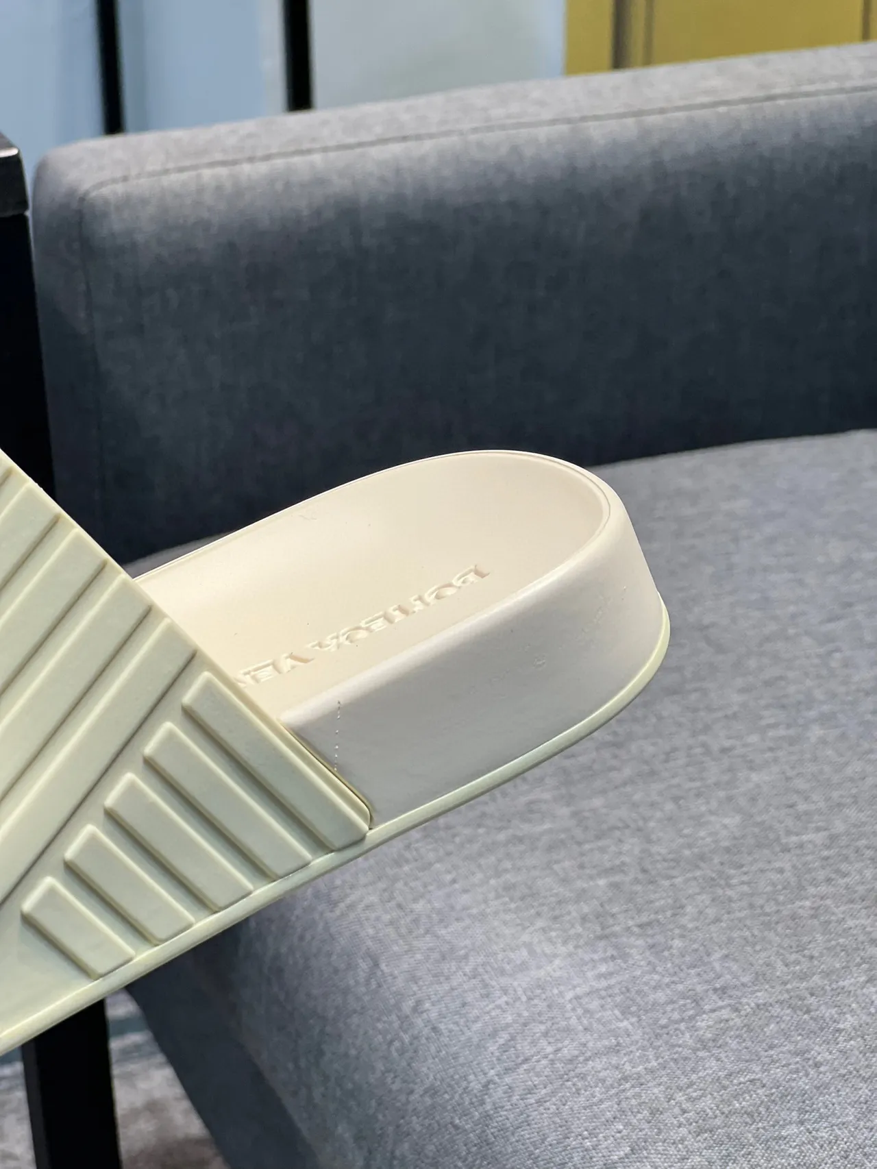 Bottega Veneta Cassette Slide Chinelo verde lima pálido 8