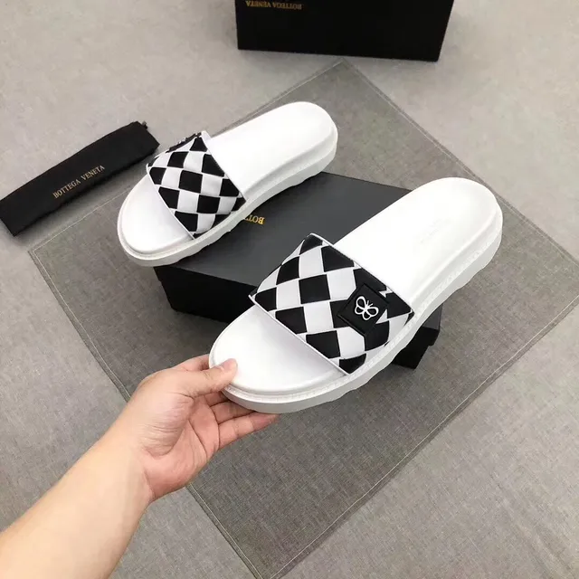Bottega Veneta Cassette Slide Tira xadrez branco preto sola plataforma grossa sandálias 6