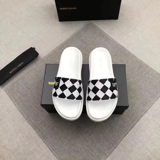 Bottega Veneta Cassette Slide Tira xadrez branco preto sola plataforma grossa sandálias 8