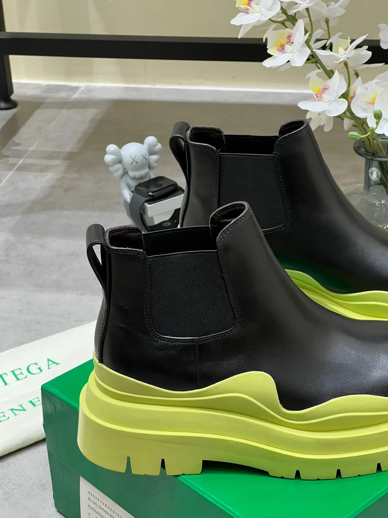 Bottega Veneta Le Cagole Black and Lime Yellow Chelsea Boots 2