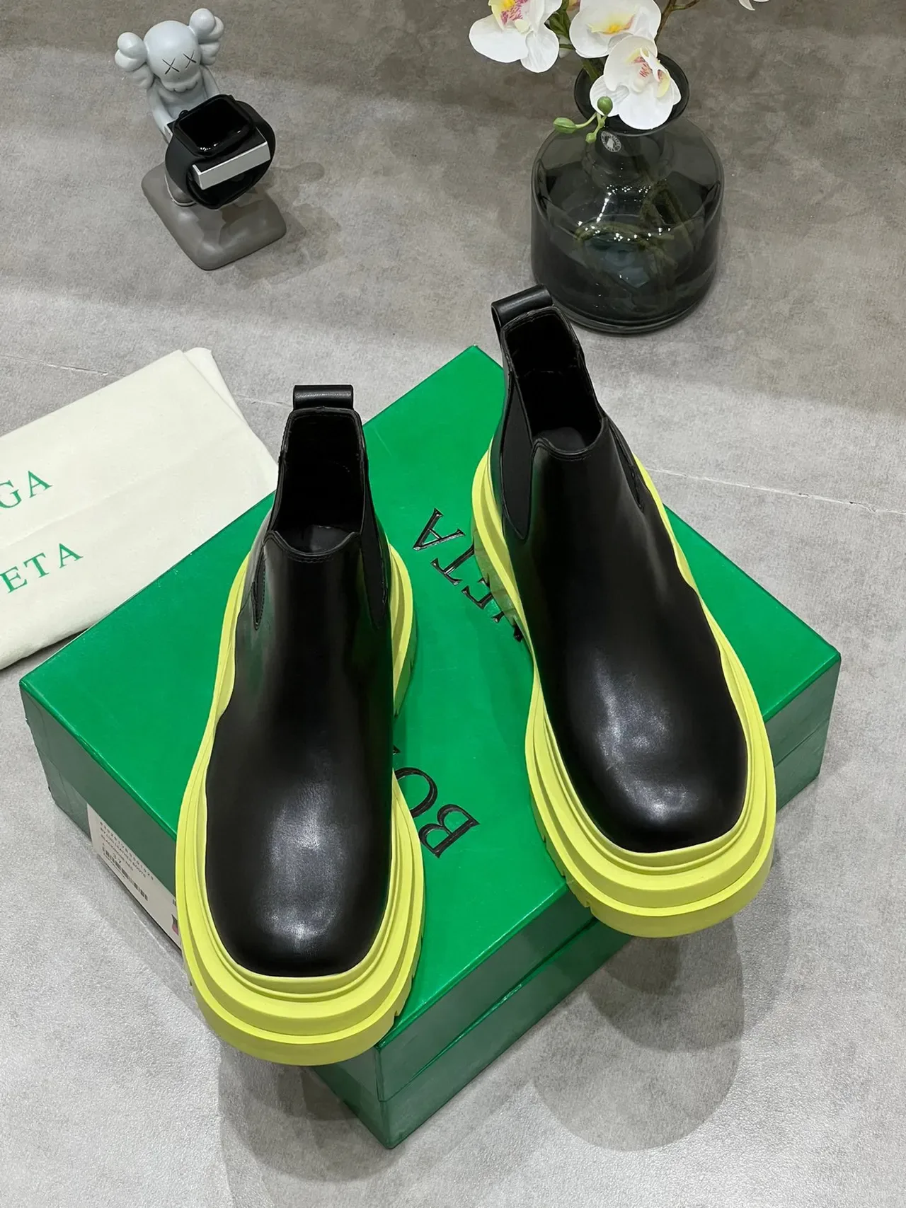 Bottega Veneta Le Cagole Black and Lime Yellow Chelsea Boots 5