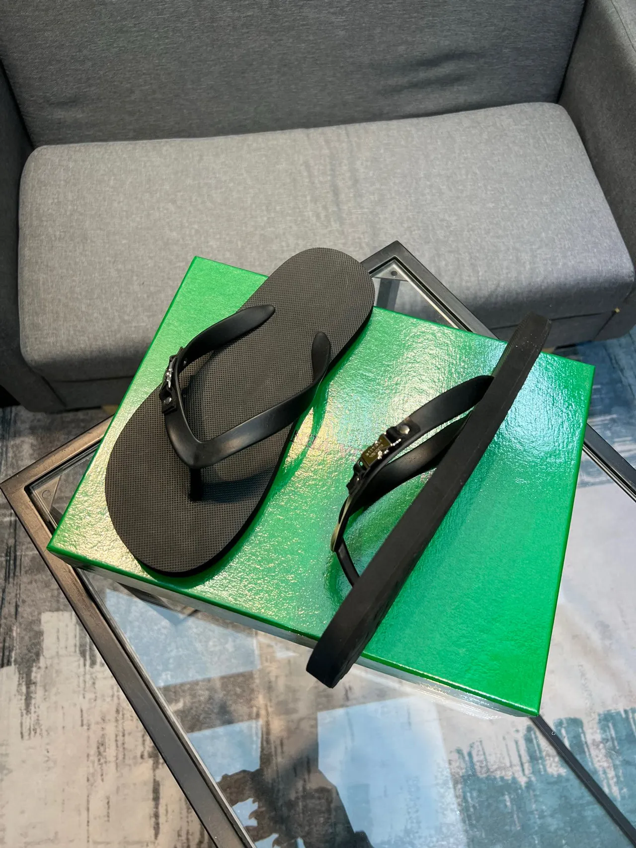 Bottega Veneta Sardine Chinelos de borracha pretos 4