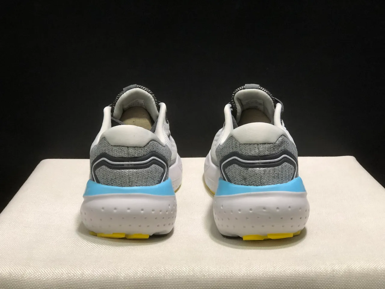 Brooks Glycerin White Gray Blue Yellow Running Shoes 5