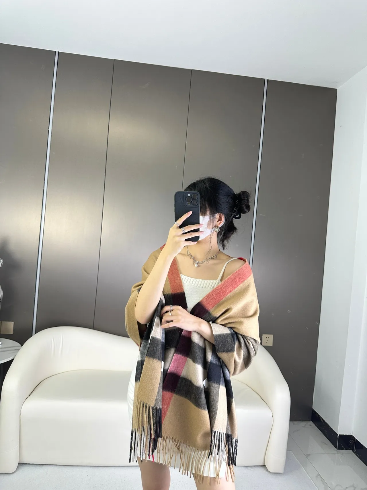 Burberry Beige Black Large-Scale Check Pattern Woven Texture Cashmere Scarf 2