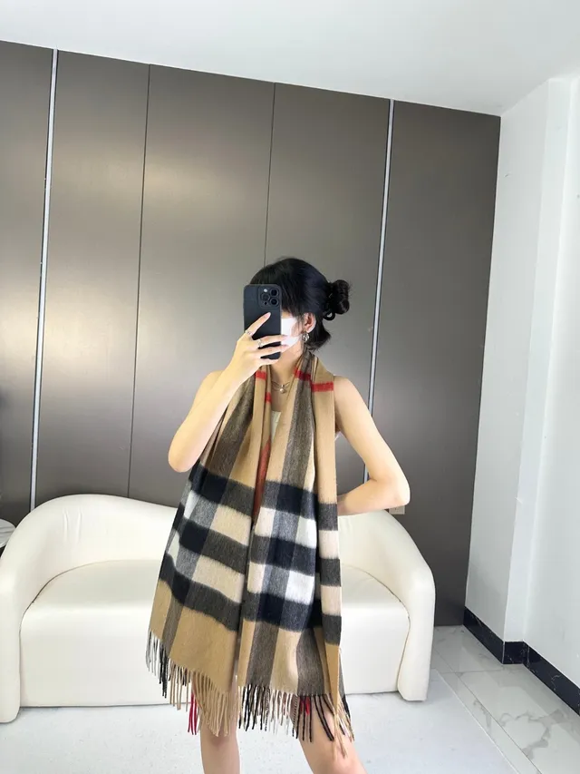 Burberry Beige Black Large-Scale Check Pattern Woven Texture Cashmere Scarf 3