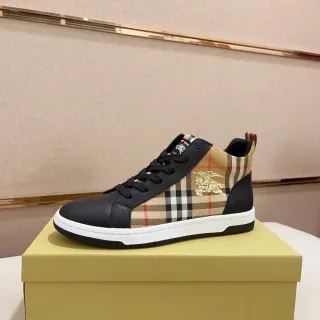 Burberry কালো বেইজ হাই-টপ চামড়া এবং চেক-ফ্যাব্রিক লাইফস্টাইল স্নিকার