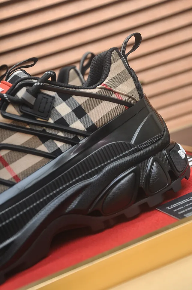 Burberry Black Beige Sole Check-Print Upper Chunky Sneakers 2