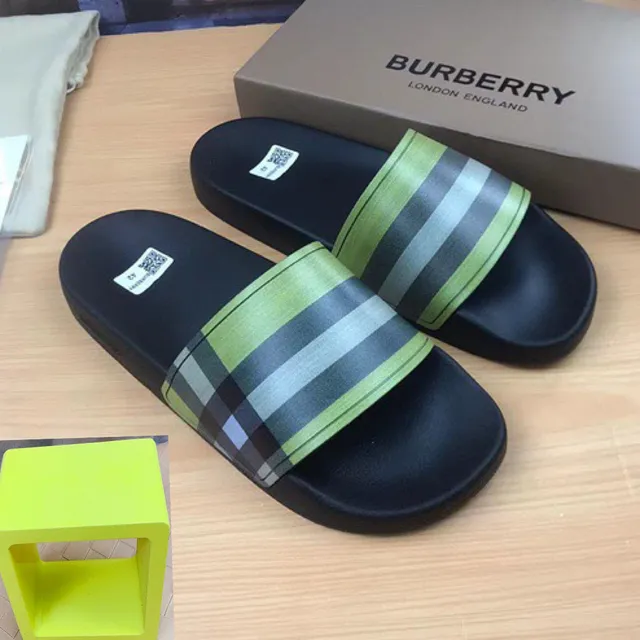 Burberry Black Multicolor Molded Rubber Sole Wide Check-Pattern Strap Slippers 1