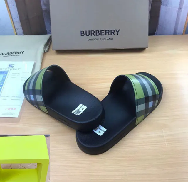 Burberry Black Multicolor Molded Rubber Sole Wide Check-Pattern Strap Slippers 2