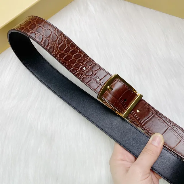 Burberry Crocodile-Embossed Reversible Leather Belt 2