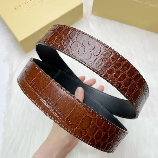 Burberry Crocodile-Embossed Reversible Leather Belt 3