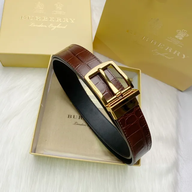 Burberry Crocodile-Embossed Reversible Leather Belt 6