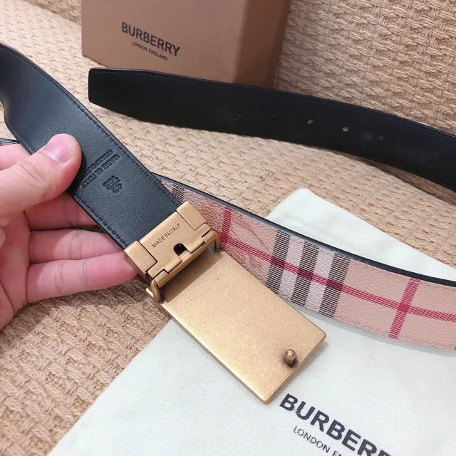 Burberry House Check Reversible Leather Belt 6