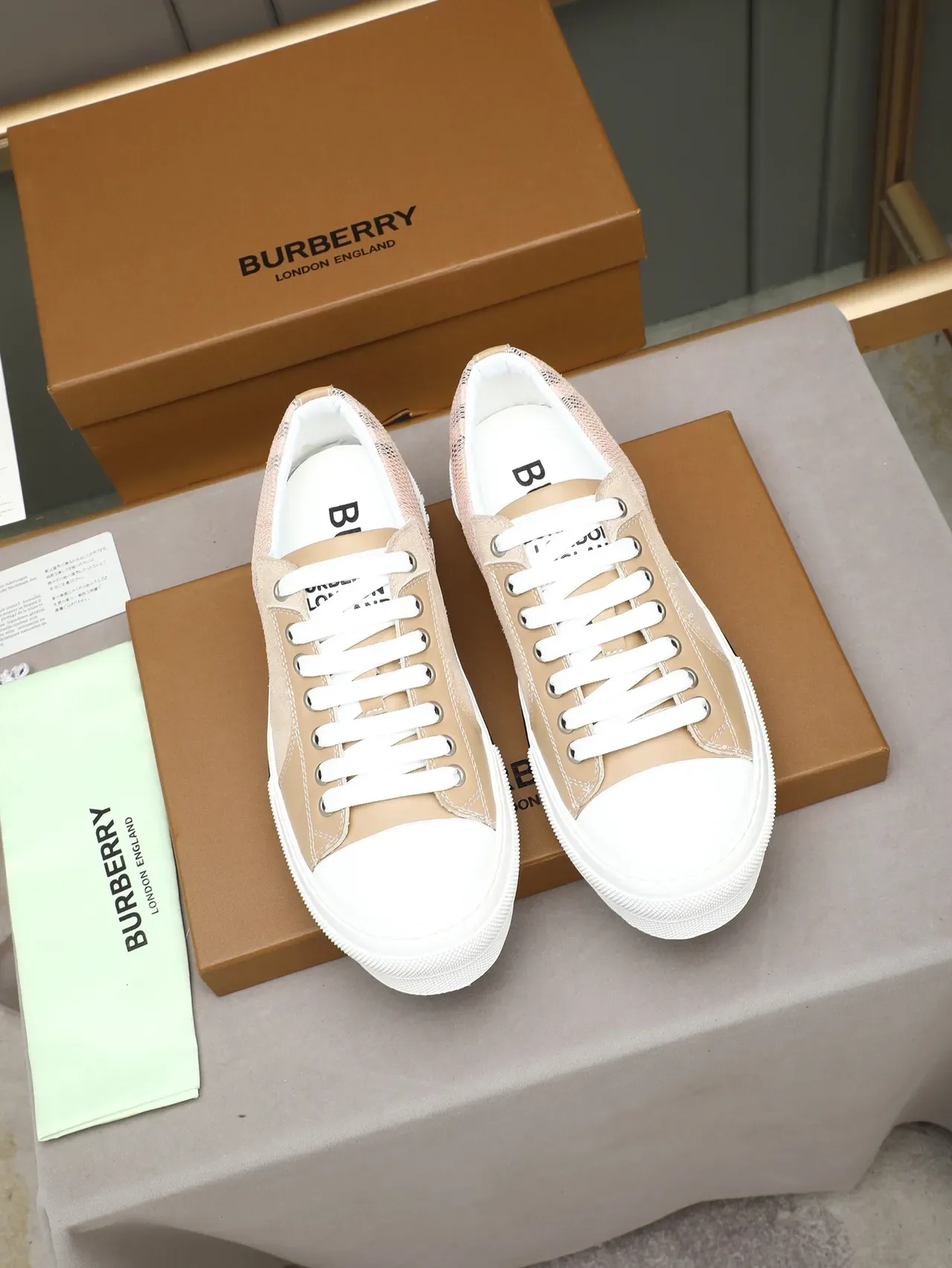 Burberry Knight Tênis Lifestyle Plataforma em Malha Bege Xadrez e Camurça 3