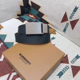 Burberry Knight Navy House Check Leather Belt