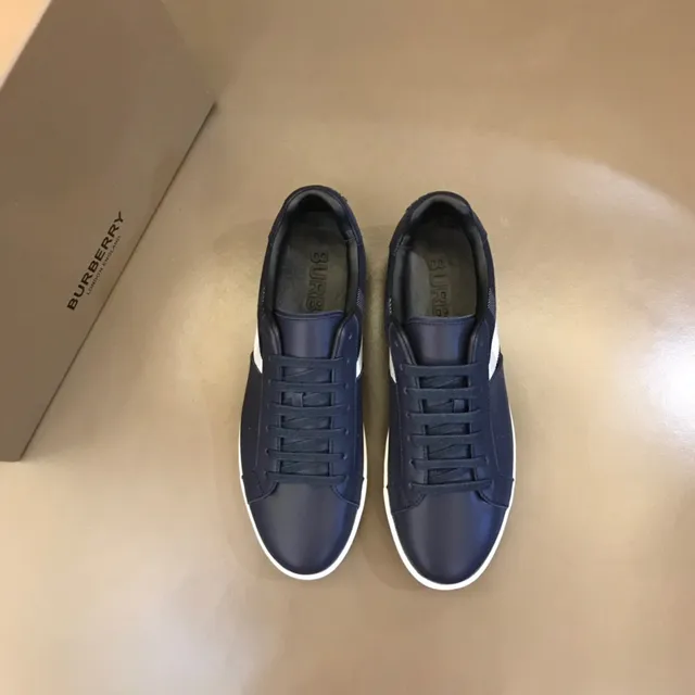 Burberry Lola Navy White cuir tige House Check bande latérale lifestyle sneakers 2