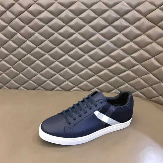 Burberry Lola Navy White cuir tige House Check bande latérale lifestyle sneakers 5