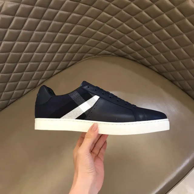 Burberry Lola Navy White cuir tige House Check bande latérale lifestyle sneakers 6