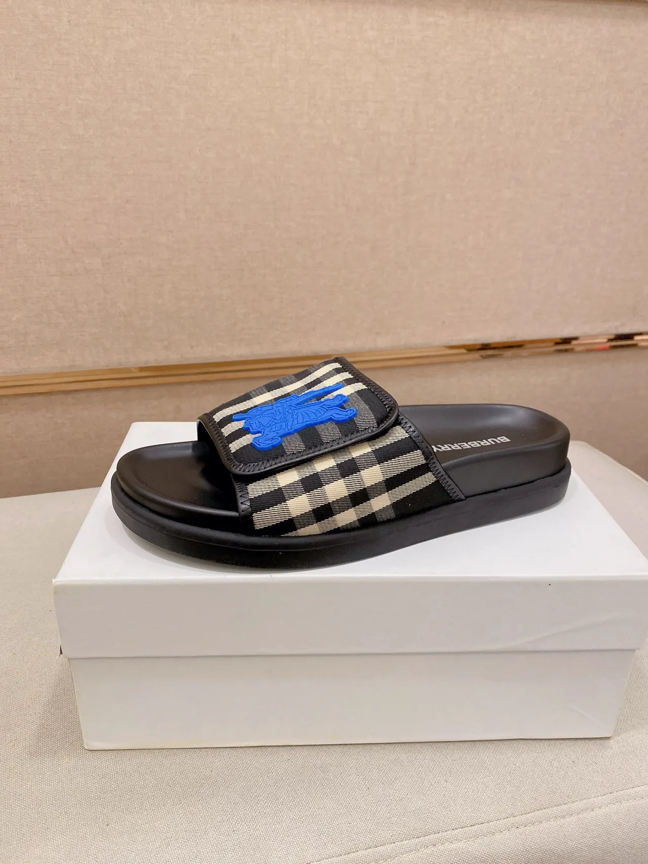 Burberry Slide Noir Bleu Motif Écossais Bride Surélevée Chevalier Équestre Sandales 12