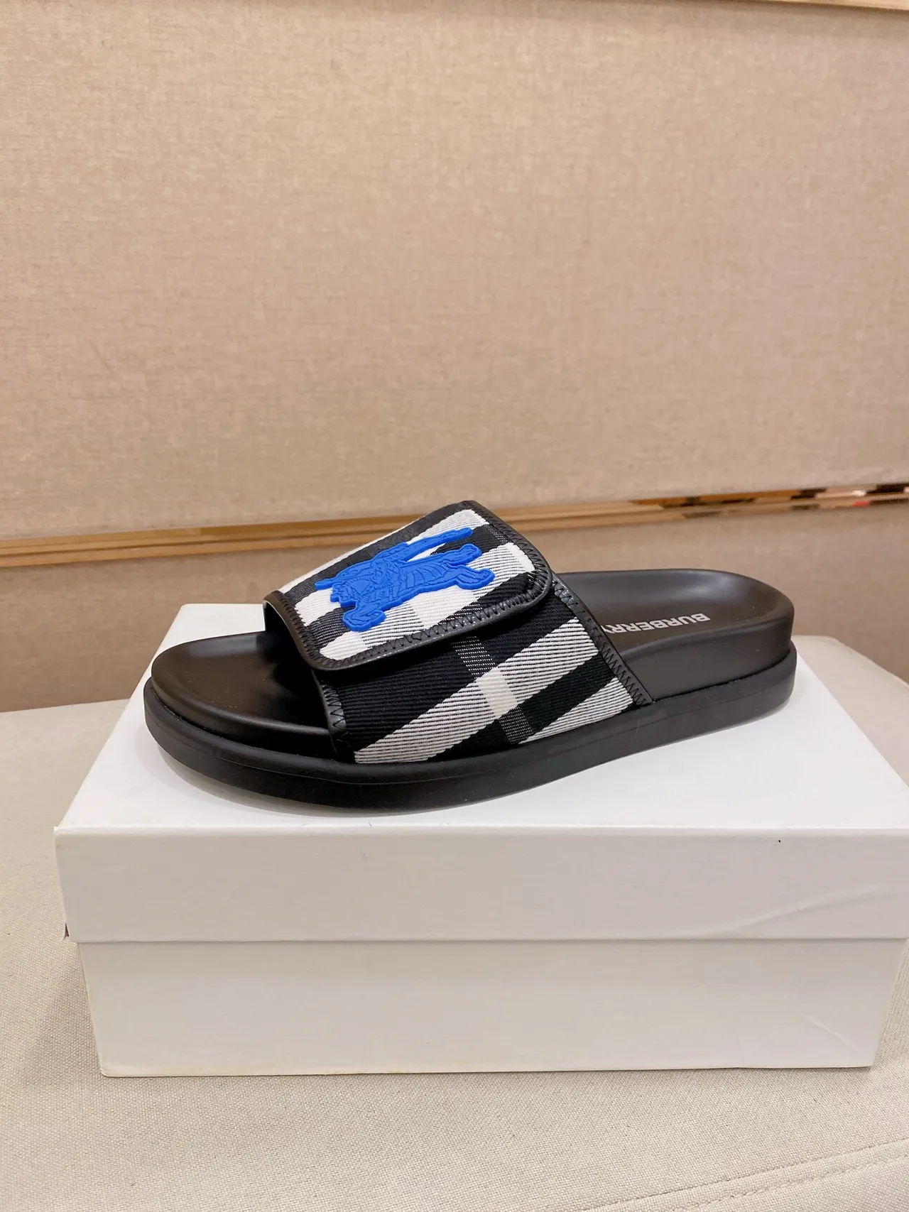 Burberry Slide Noir Bleu Motif Écossais Bride Surélevée Chevalier Équestre Sandales 13