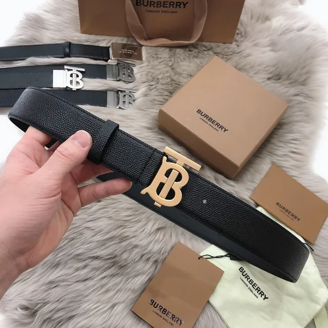 Burberry TB Cinto Preto Dourado Textura de Grão Monograma Fivela Couro Cinto 2